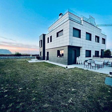 Lujosa Casa En Primera Linea Playa Increibles Vistas Mar 라레도 외부 사진